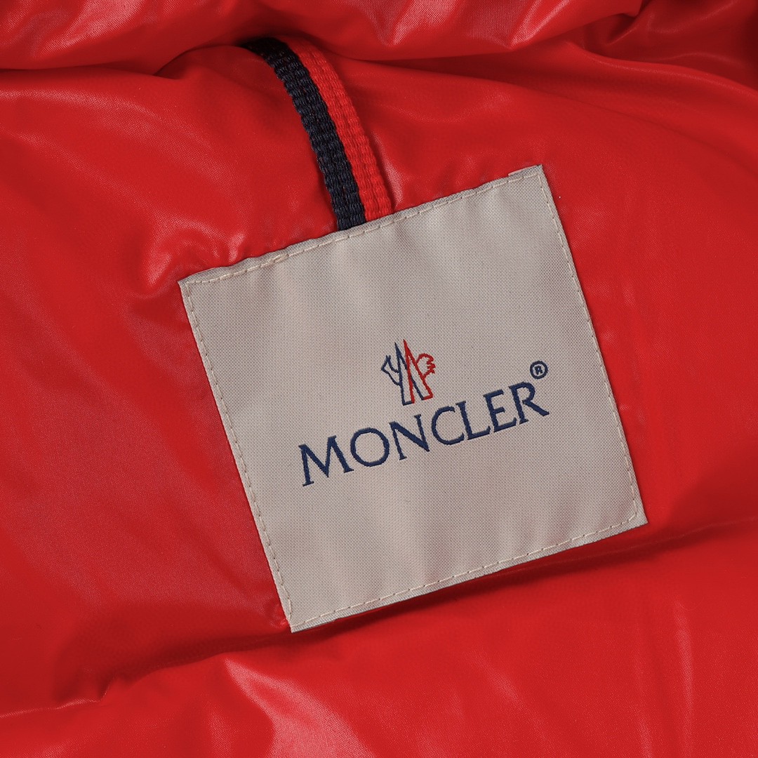 Moncler 蒙口 纯色袖子口袋徽标拉链羽绒服 保暖 外套 红色 