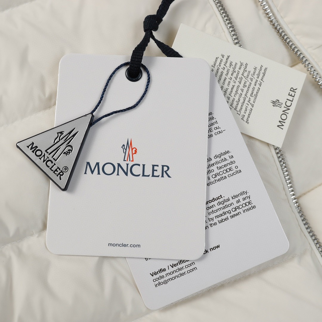 Moncler 蒙口 横格纹针织拼接立领羽绒服 夹克 保暖 外套 白色