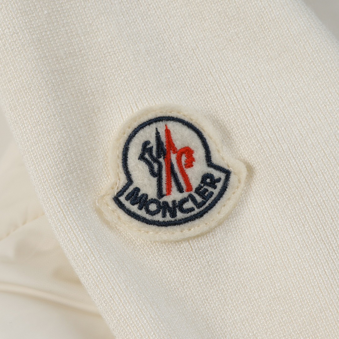 Moncler 蒙口 横格纹针织拼接立领羽绒服 夹克 保暖 外套 白色
