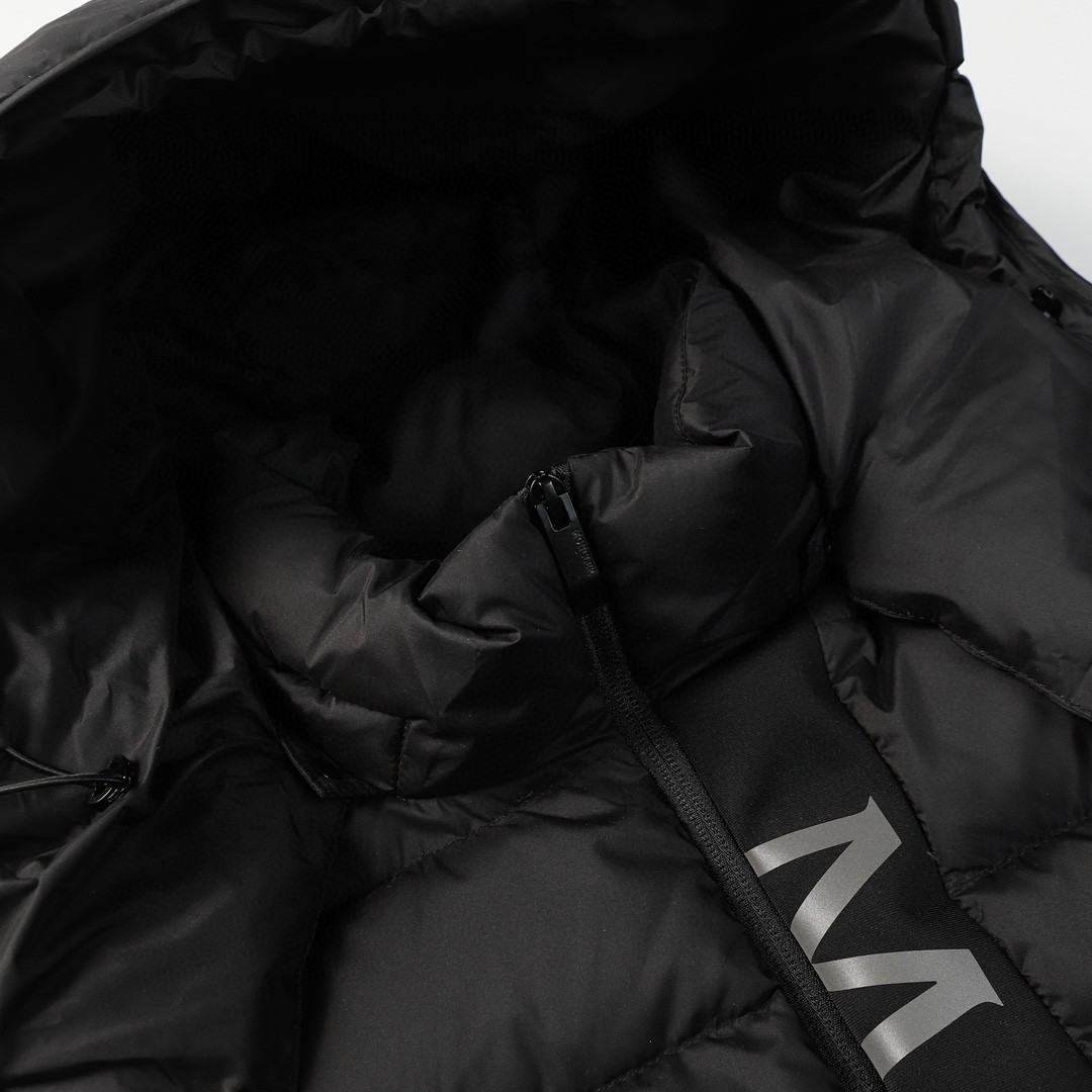 Moncler 蒙口 纯色字母Logo羽绒服 保暖 外套 黑色 I20911A00034596K7999