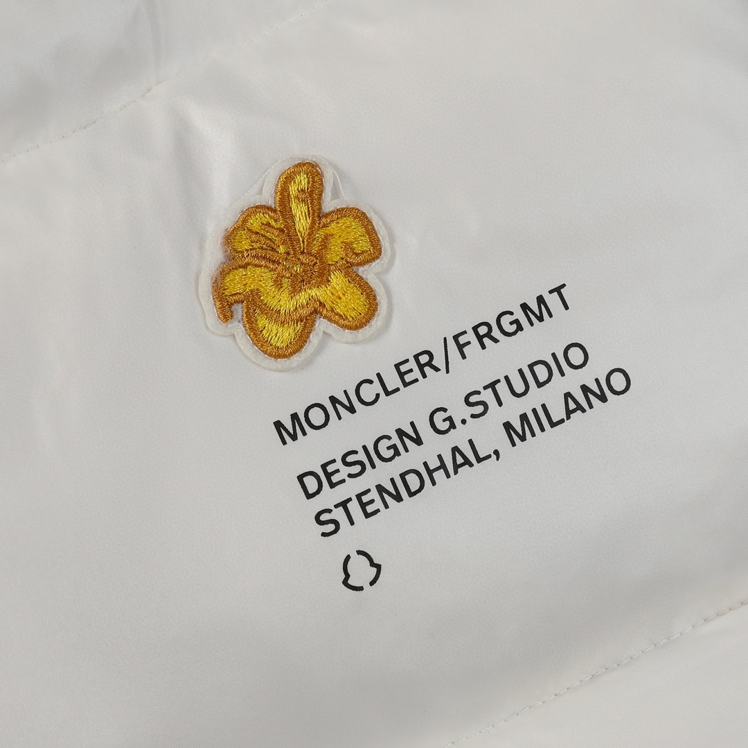 Moncler 蒙口 FRGMT 藤原浩 联名款 大口袋字母Logo羽绒服 保暖 外套 白色 I209U1A00019M3078032 