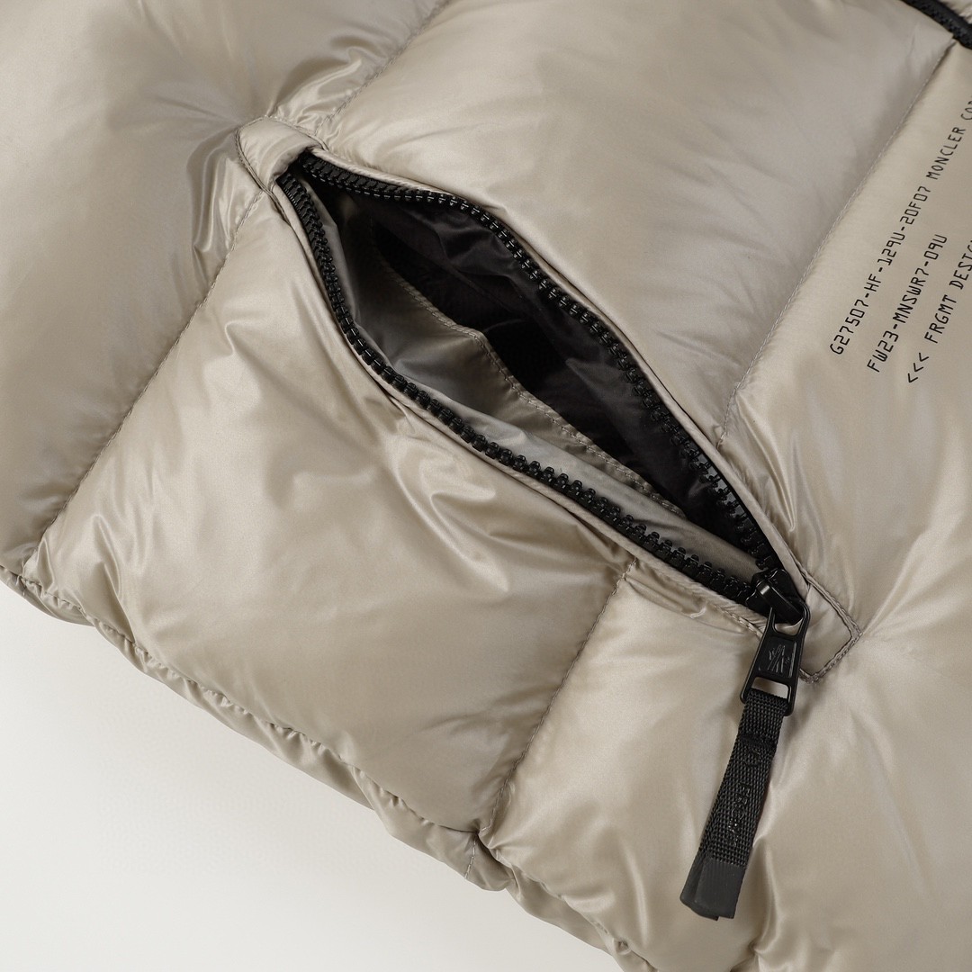 Moncler 蒙口 FRGMT 藤原浩 联名款 字母Logo连帽拉链羽绒服 马甲 保暖 外套 棕色 I209U1A00009M3078208