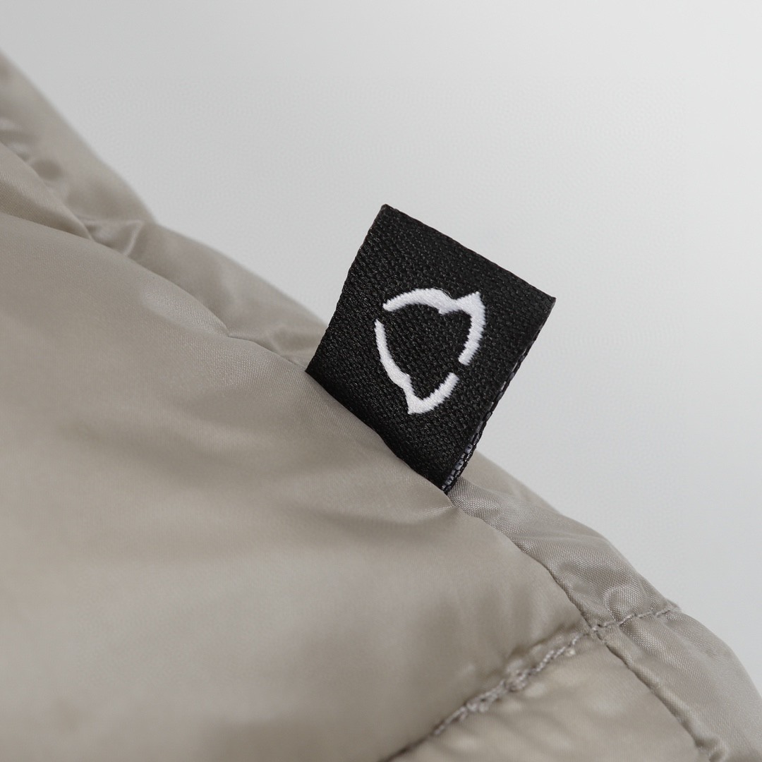 Moncler 蒙口 FRGMT 藤原浩 联名款 字母Logo连帽拉链羽绒服 马甲 保暖 外套 棕色 I209U1A00009M3078208