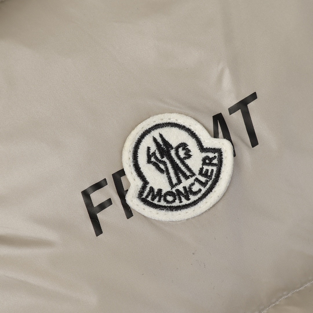 Moncler 蒙口 FRGMT 藤原浩 联名款 字母Logo连帽拉链羽绒服 马甲 保暖 外套 棕色 I209U1A00009M3078208