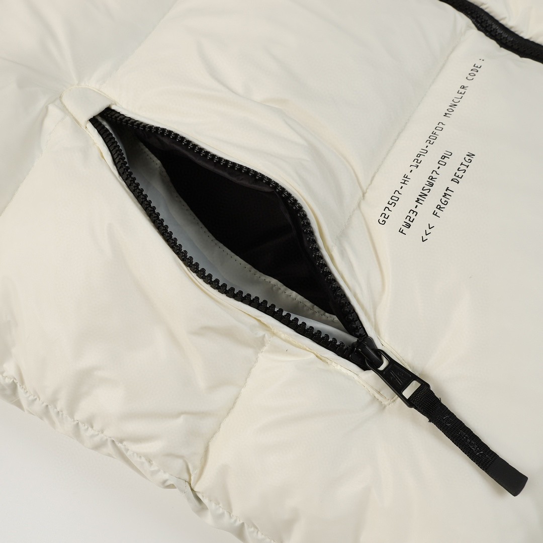 Moncler 蒙口 FRGMT 藤原浩 联名款 字母Logo连帽拉链羽绒服 马甲 保暖 外套 白色 I209U1A00009M3078032