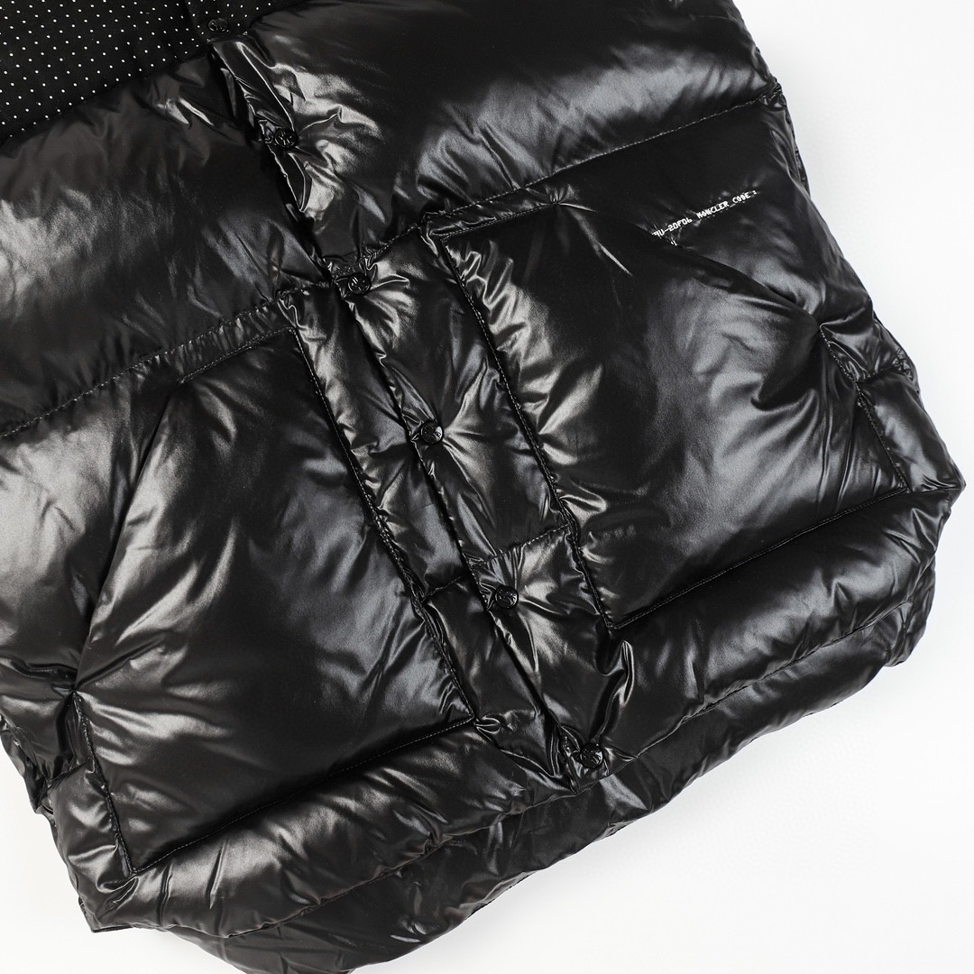 Moncler GENIUS 蒙口 藤原浩 FRGMT 联名款 圆点拼接立领单排扣羽绒服 马甲 保暖 外套 黑色 H209U1A00006M2313999