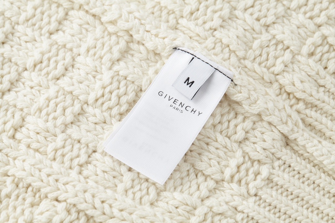 Givenchy 纪梵希 浮雕4G粗针毛衣 圆领 套头 长袖 秋冬款 米白色 