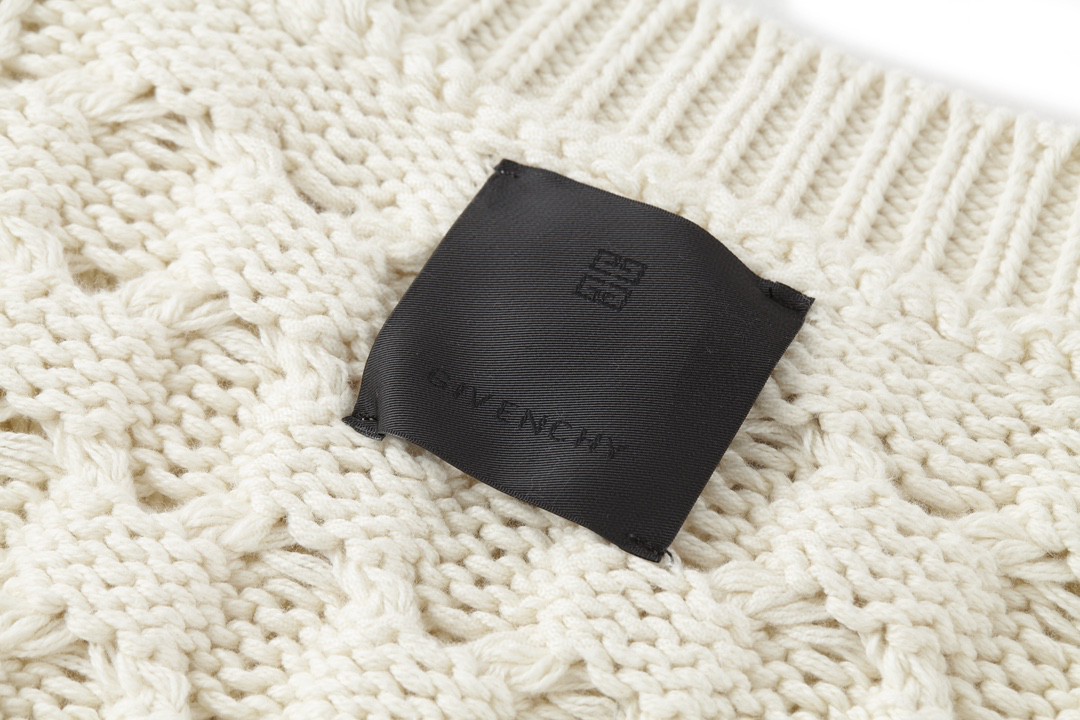 Givenchy 纪梵希 浮雕4G粗针毛衣 圆领 套头 长袖 秋冬款 米白色 