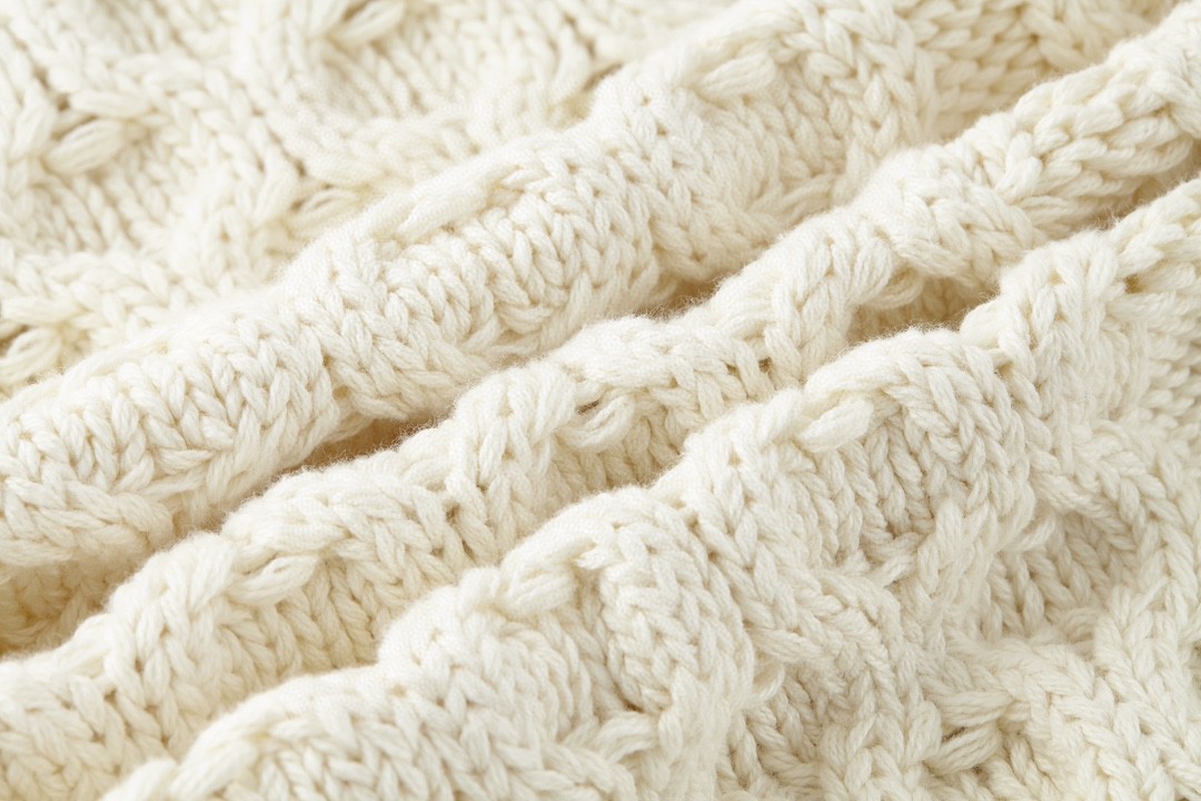 Givenchy 纪梵希 浮雕4G粗针毛衣 圆领 套头 长袖 秋冬款 米白色 