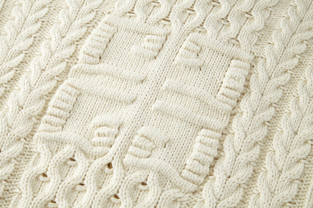 Givenchy 纪梵希 浮雕4G粗针毛衣 圆领 套头 长袖 秋冬款 米白色 