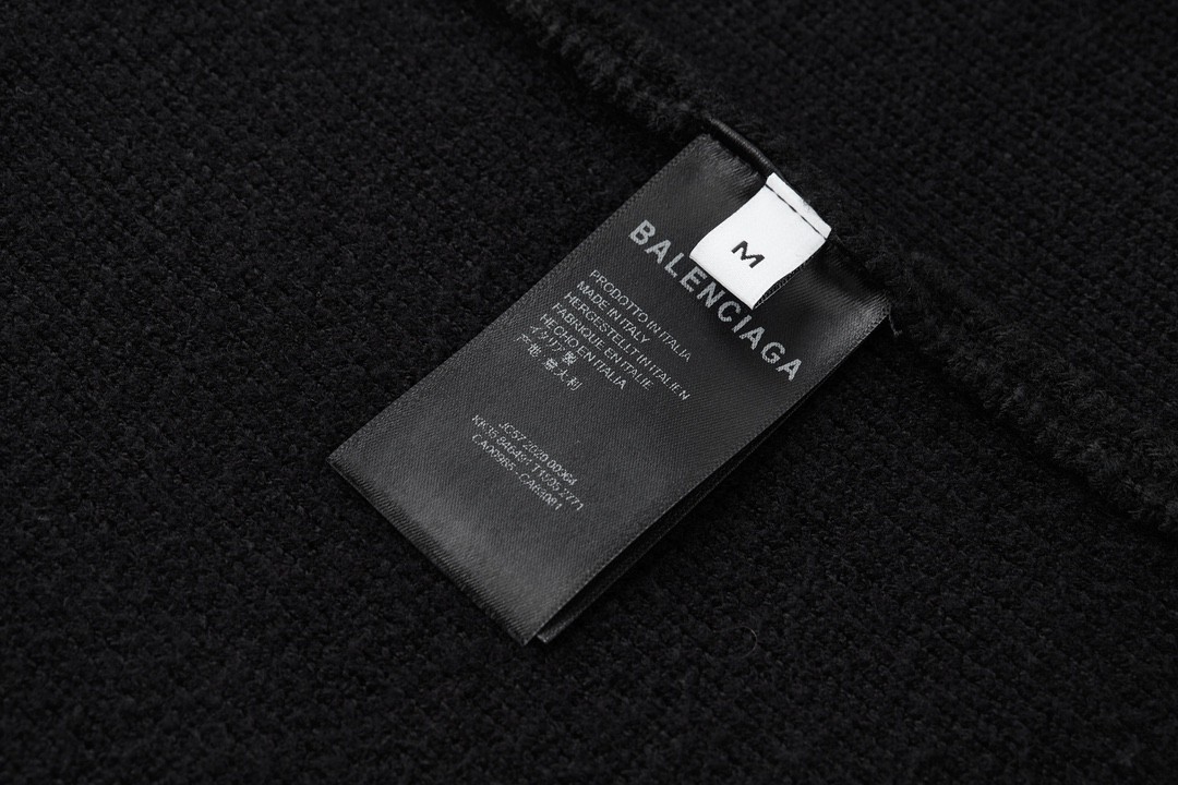 Balenciaga 巴黎世家 袖标V领羊毛开衫 针织衫 毛衣 长袖 黑色