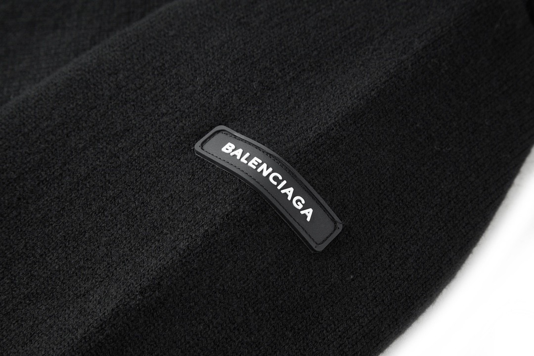 Balenciaga 巴黎世家 袖标V领羊毛开衫 针织衫 毛衣 长袖 黑色