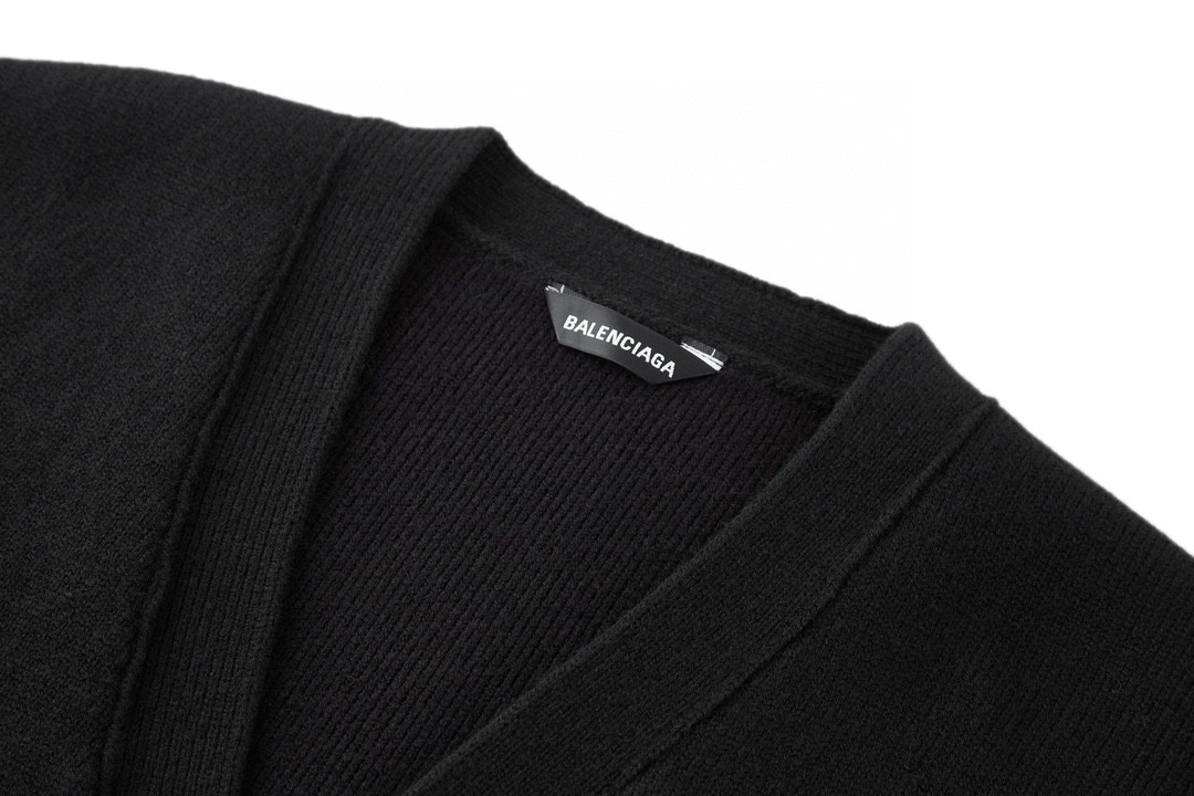 Balenciaga 巴黎世家 袖标V领羊毛开衫 针织衫 毛衣 长袖 黑色