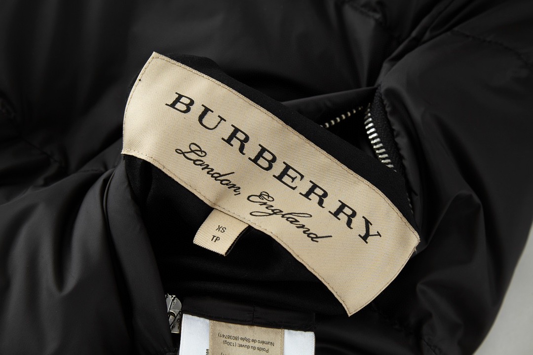 Burberry 巴宝莉复古格纹 双面两穿羽绒服 夹克 长袖 外套 冬款 男女同款 卡其色 80037841