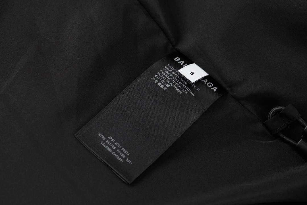 Balenciaga 巴黎世家 纯色暴雪走秀棉服 外套 保暖 长袖 冬季 黑色