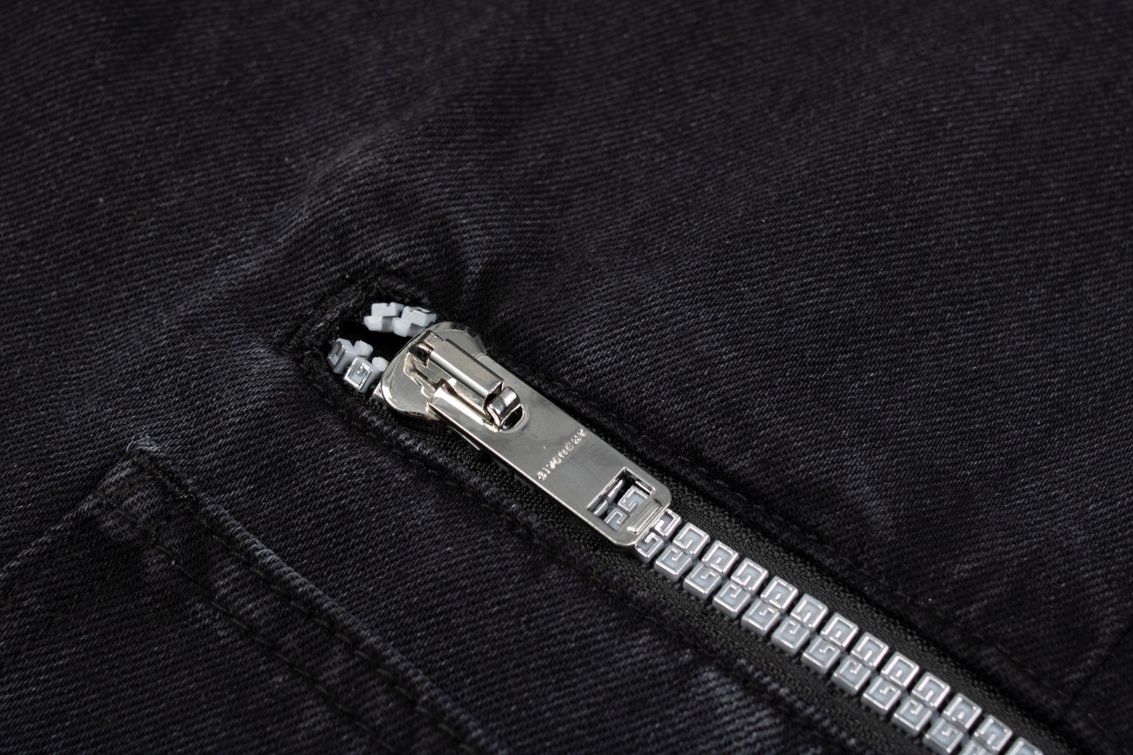 Givenchy 纪梵希 纯色直筒牛仔裤 工装裤 长裤 黑色 BM517E5Y58-001