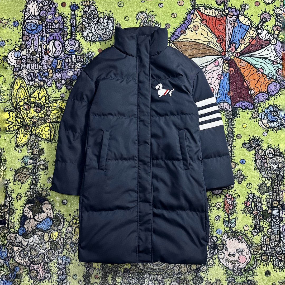 Thom Browne 经典四杠刺绣小钩图案长款羽绒服 长袖 保暖 黑色