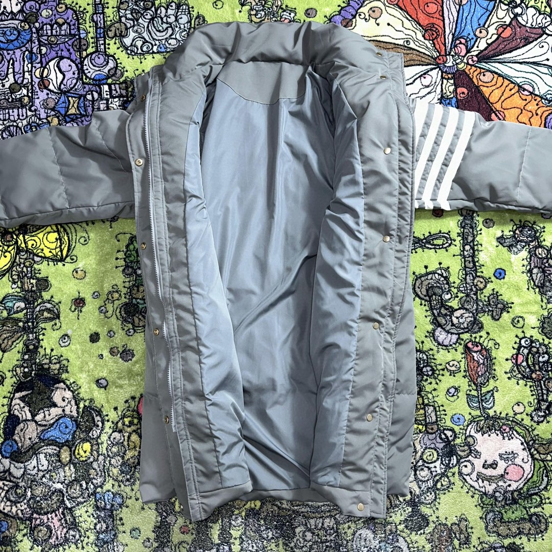 Thom Browne 经典四杠刺绣小钩图案长款羽绒服 长袖 保暖 灰色