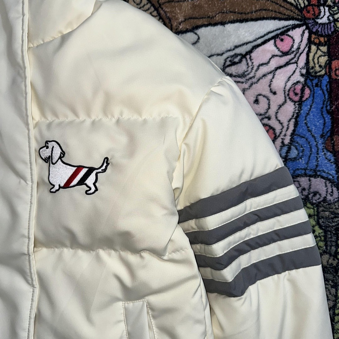 Thom Browne 经典四杠刺绣小钩图案长款羽绒服 长袖 保暖 白色