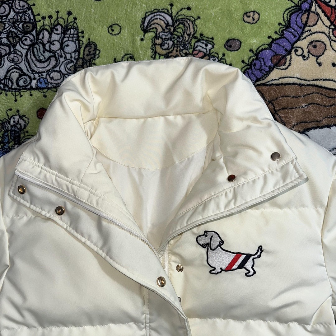 Thom Browne 经典四杠刺绣小钩图案长款羽绒服 长袖 保暖 白色