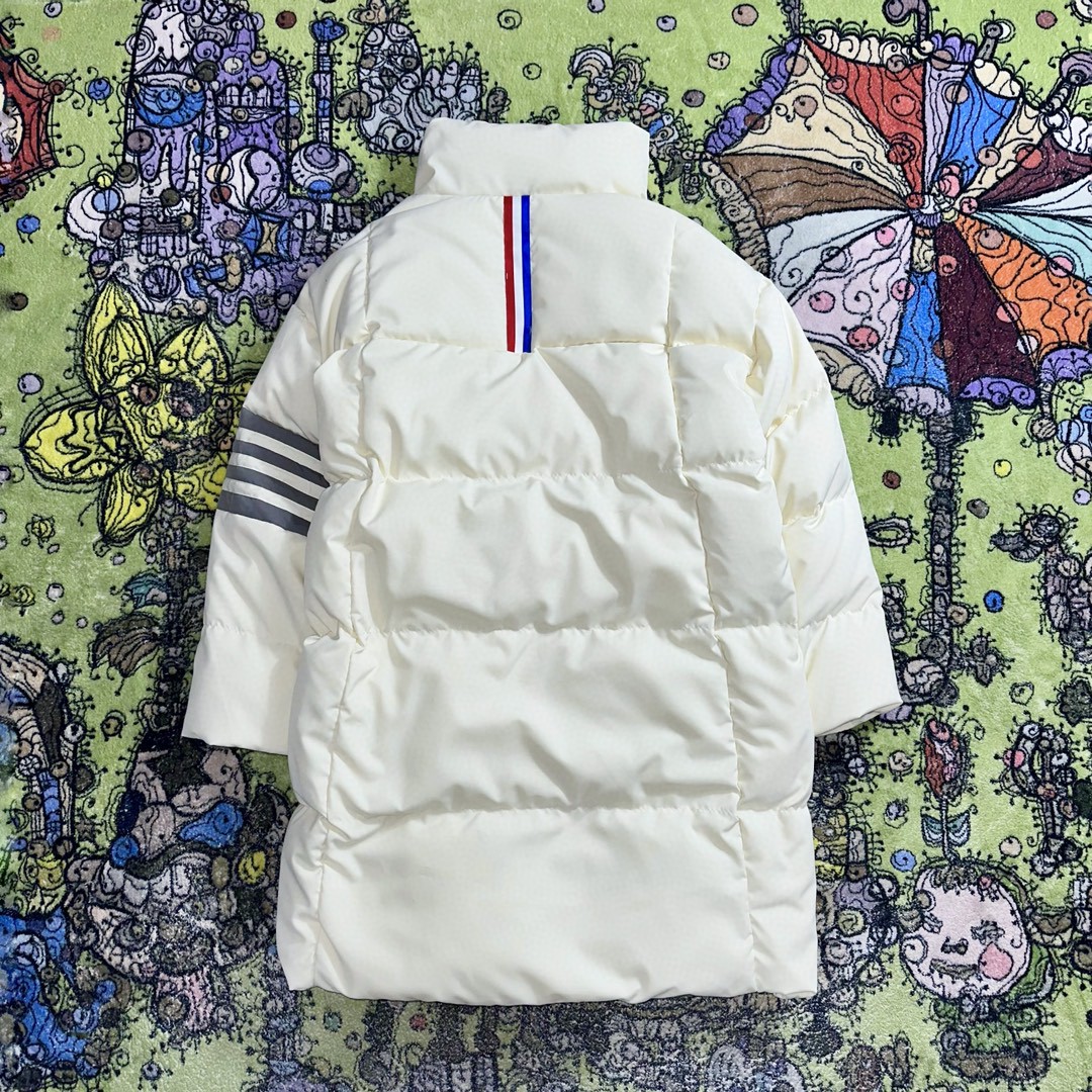 Thom Browne 经典四杠刺绣小钩图案长款羽绒服 长袖 保暖 白色