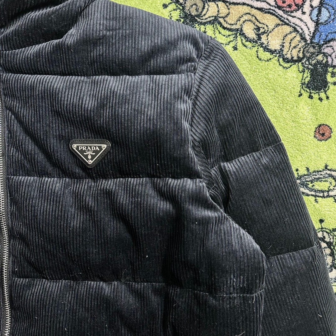 PRADA 普拉达 纯色灯芯绒连帽羽绒服 夹克 外套 保暖 冬款 孔雀绿 SGC072-1RL7-F0SVF-S-221