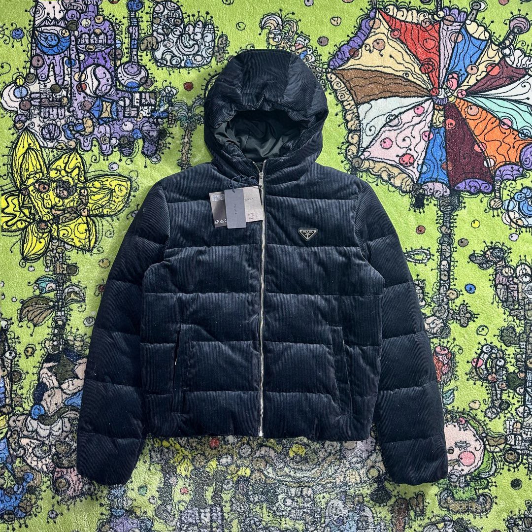 PRADA 普拉达 纯色灯芯绒连帽羽绒服 夹克 外套 保暖 冬款 孔雀绿 SGC072-1RL7-F0SVF-S-221
