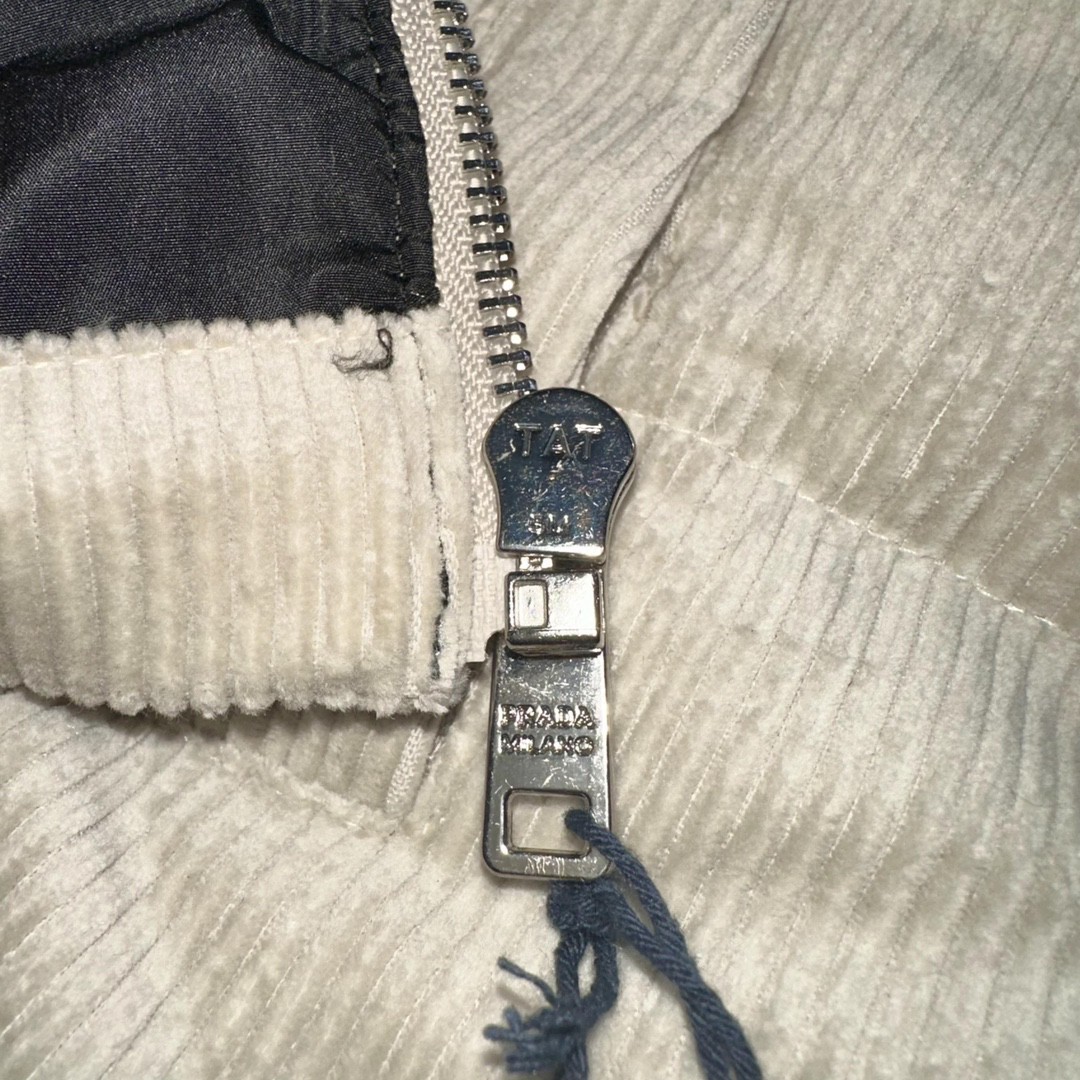 PRADA 普拉达 纯色灯芯绒连帽羽绒服 夹克 外套 保暖 冬款 米色 SGC072-1RL7-F0K74-S-232