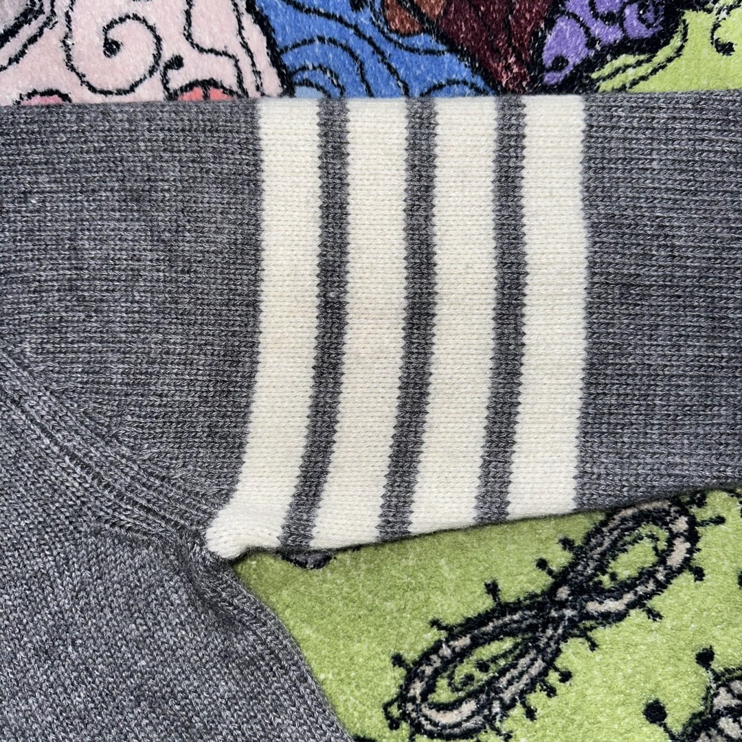 Thom Browne 经典四杠圆领针织衫 套头 毛衣 长袖 秋冬款 灰色 MKA202A-00219-035