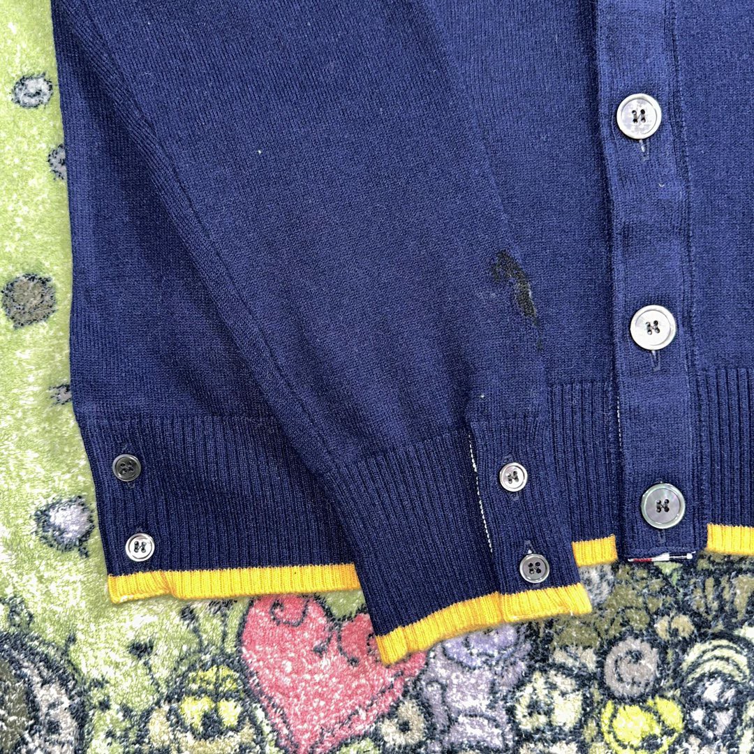 Thom Browne SS23 蜜蜂图案V领开衫 针织衫 毛衣 长袖 秋冬款 海军蓝 MKC451A-Y1002-415