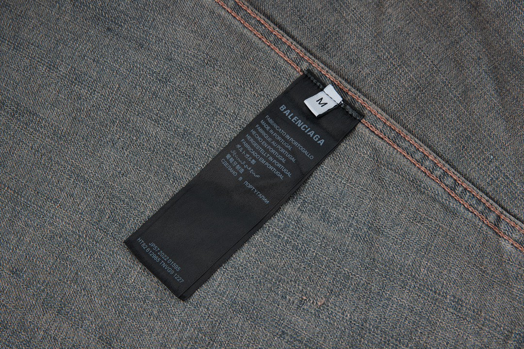 Balenciaga 巴黎世家 做旧水钻破洞涂鸦 牛仔外套 牛仔衣 夹克 秋冬 蓝色 721708TOW664036