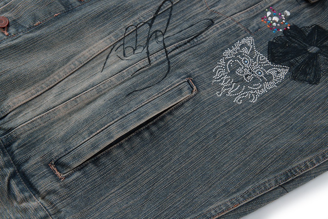 Balenciaga 巴黎世家 做旧水钻破洞涂鸦 牛仔外套 牛仔衣 夹克 秋冬 蓝色 721708TOW664036