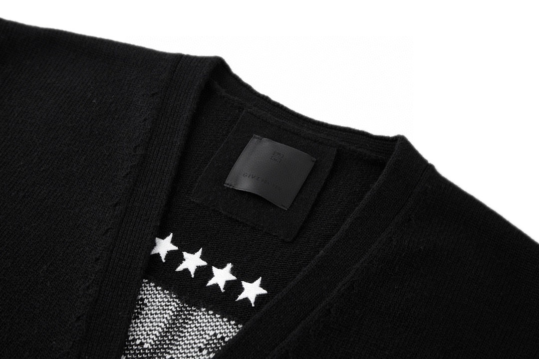 Givenchy 纪梵希 V领单排扣破洞羊毛开衫 毛衣 长袖 秋冬款 黑色 BM90NU4ZH6004