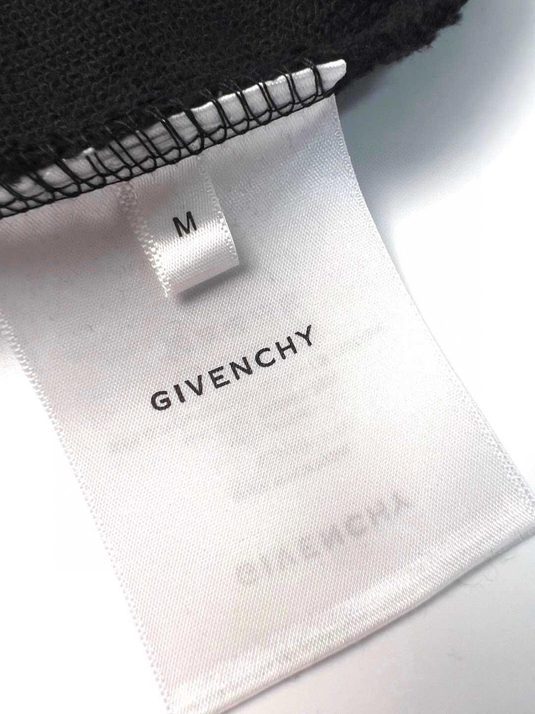 Givenchy 纪梵希 闪电字母印花 连帽卫衣 套头 长袖 秋冬款 黑色 BMJOLA3YJ9-001