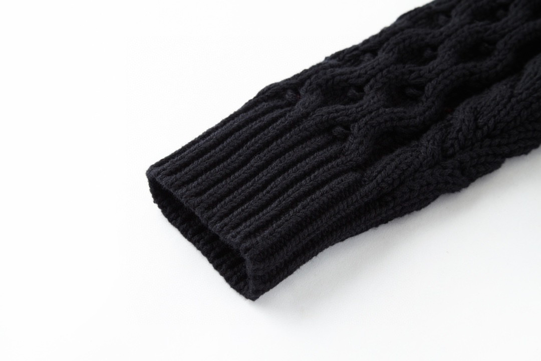 Givenchy 纪梵希 浮雕4G粗针毛衣 圆领 套头 长袖 秋冬款 黑色