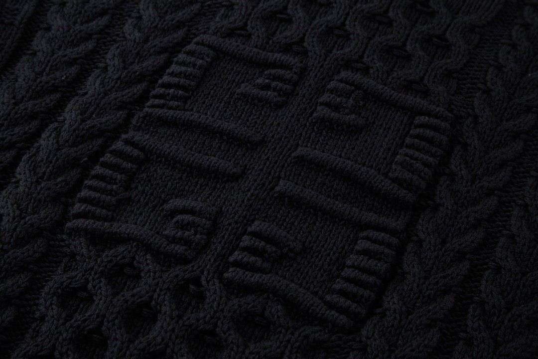 Givenchy 纪梵希 浮雕4G粗针毛衣 圆领 套头 长袖 秋冬款 黑色