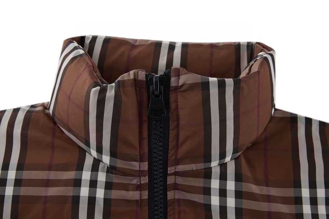 Burberry 巴宝莉 刺绣战马橡树叶立领羽绒服 夹克 长袖 外套 冬款 深棕色 80727911