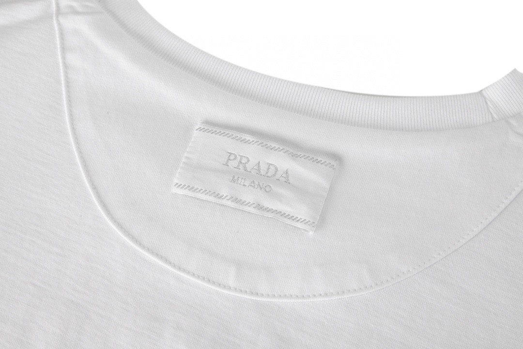 PRADA 普拉达 立体压膜字母logo圆领 短袖 T恤 男女同款 白色