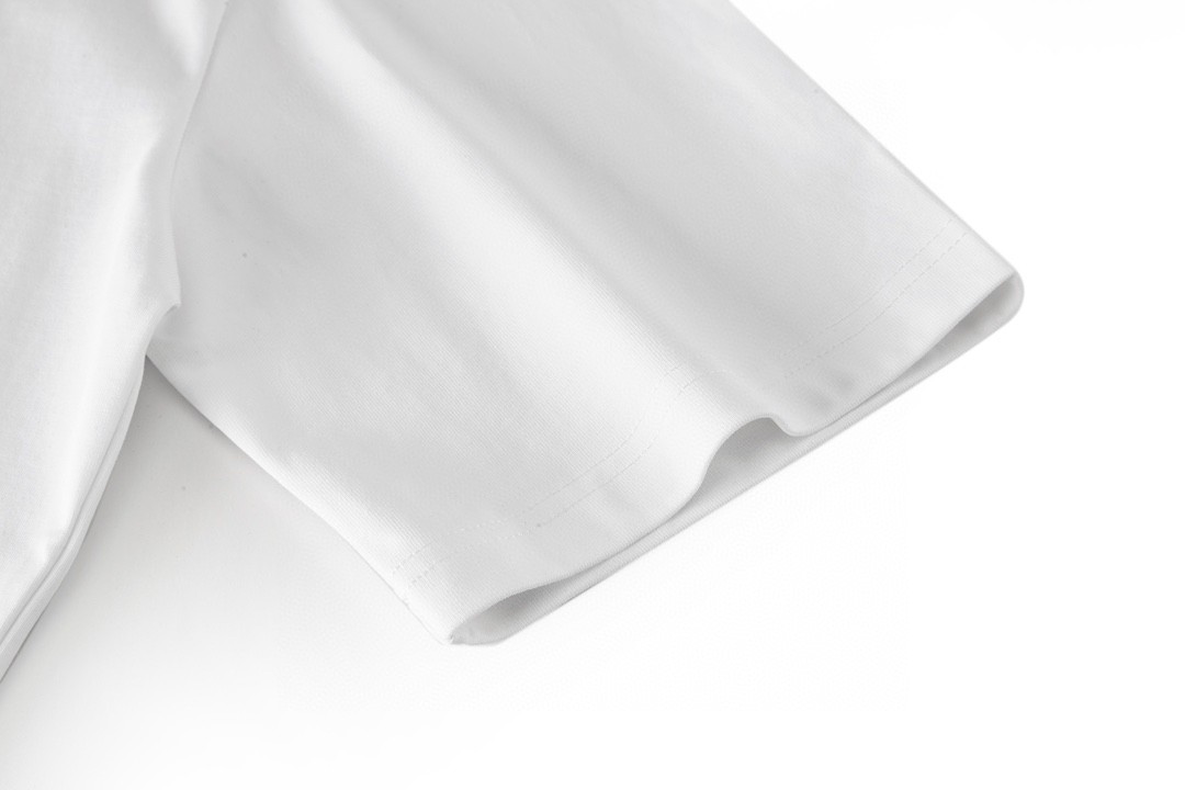 PRADA 普拉达 立体压膜字母logo圆领 短袖 T恤 男女同款 白色