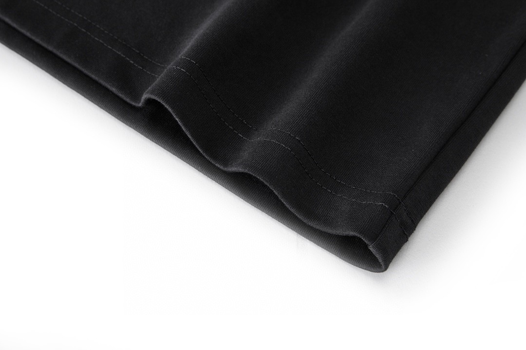 PRADA 普拉达 立体压膜字母logo圆领 短袖 T恤 男女同款 黑色