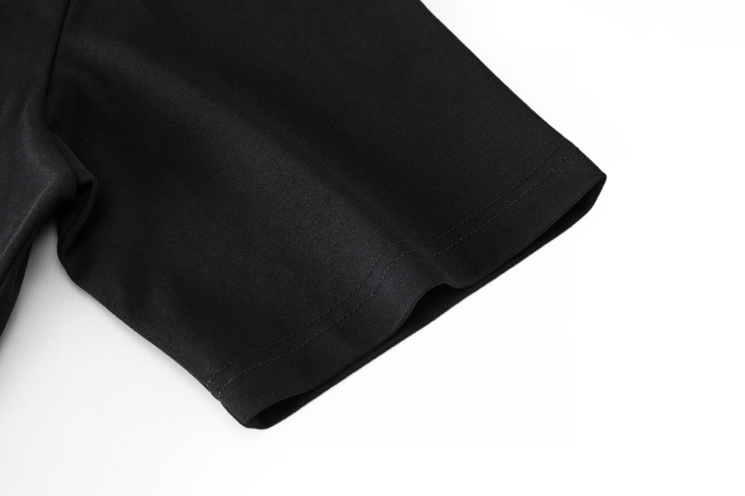 PRADA 普拉达 立体压膜字母logo圆领 短袖 T恤 男女同款 黑色