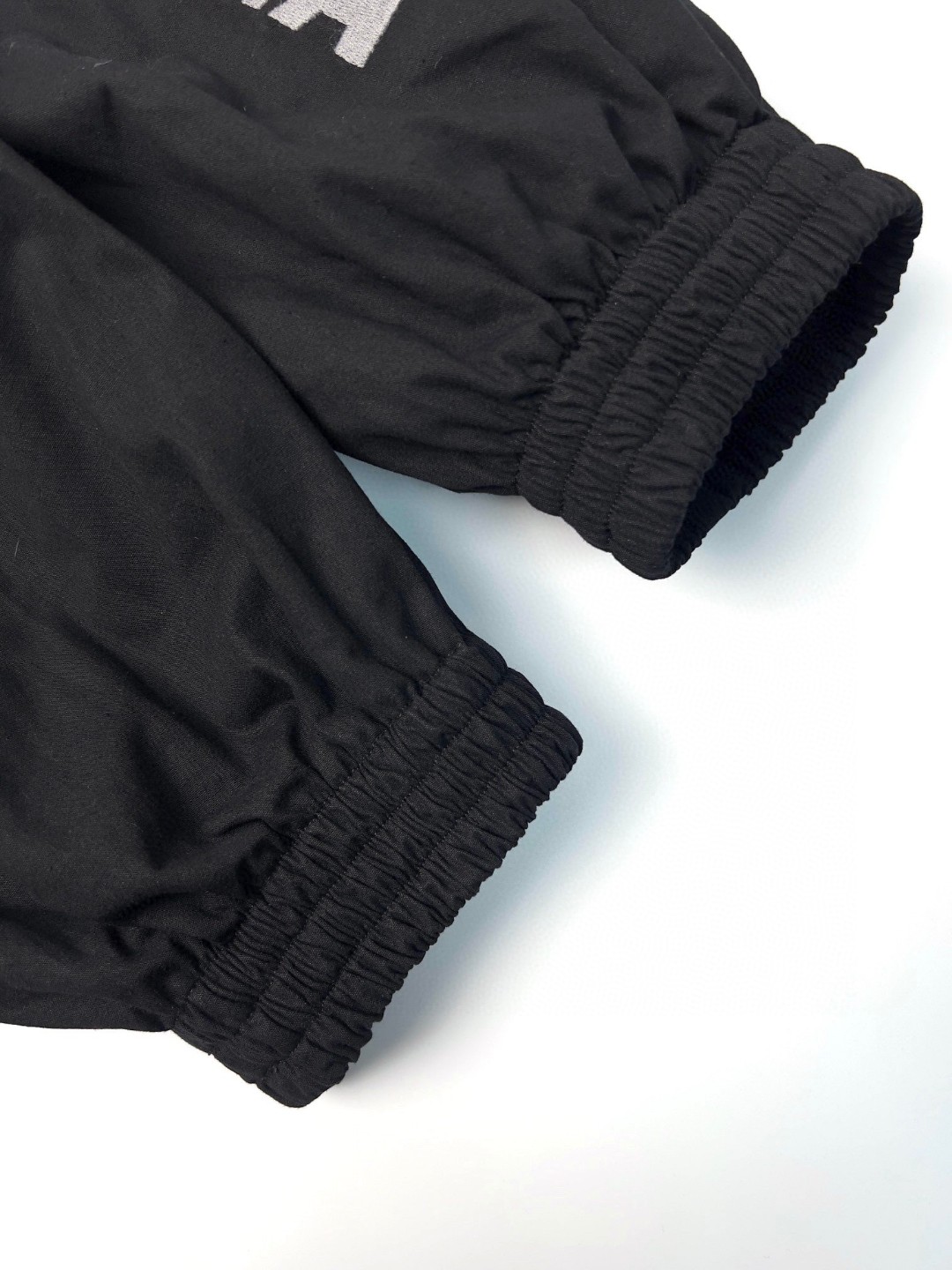 Balenciaga 巴黎世家 刺绣Logo字母 长袖 夹克 冲锋衣 外套 秋冬 黑色 