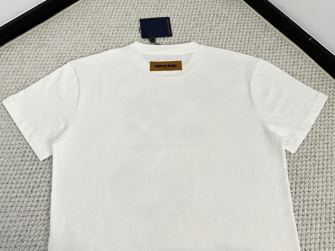 LOUIS VUITTON 路易威登 龙图案印花短袖 圆领  T 恤 上衣 夏款 男女同款 白色 