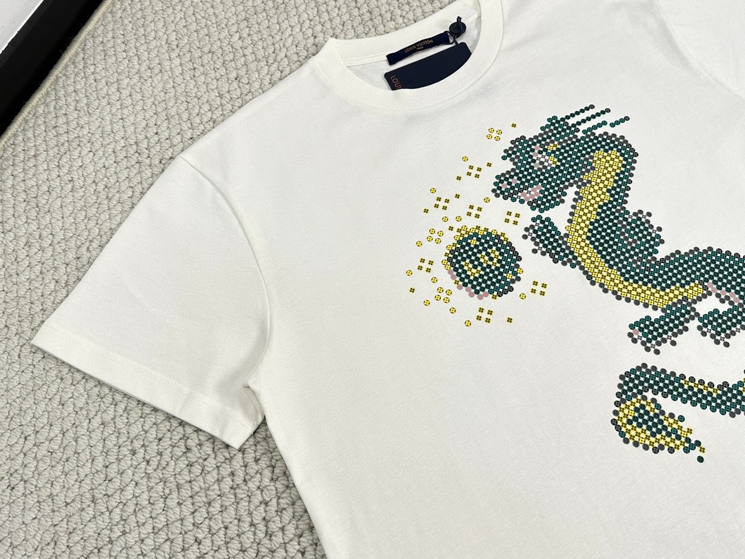 LOUIS VUITTON 路易威登 龙图案印花短袖 圆领  T 恤 上衣 夏款 男女同款 白色 