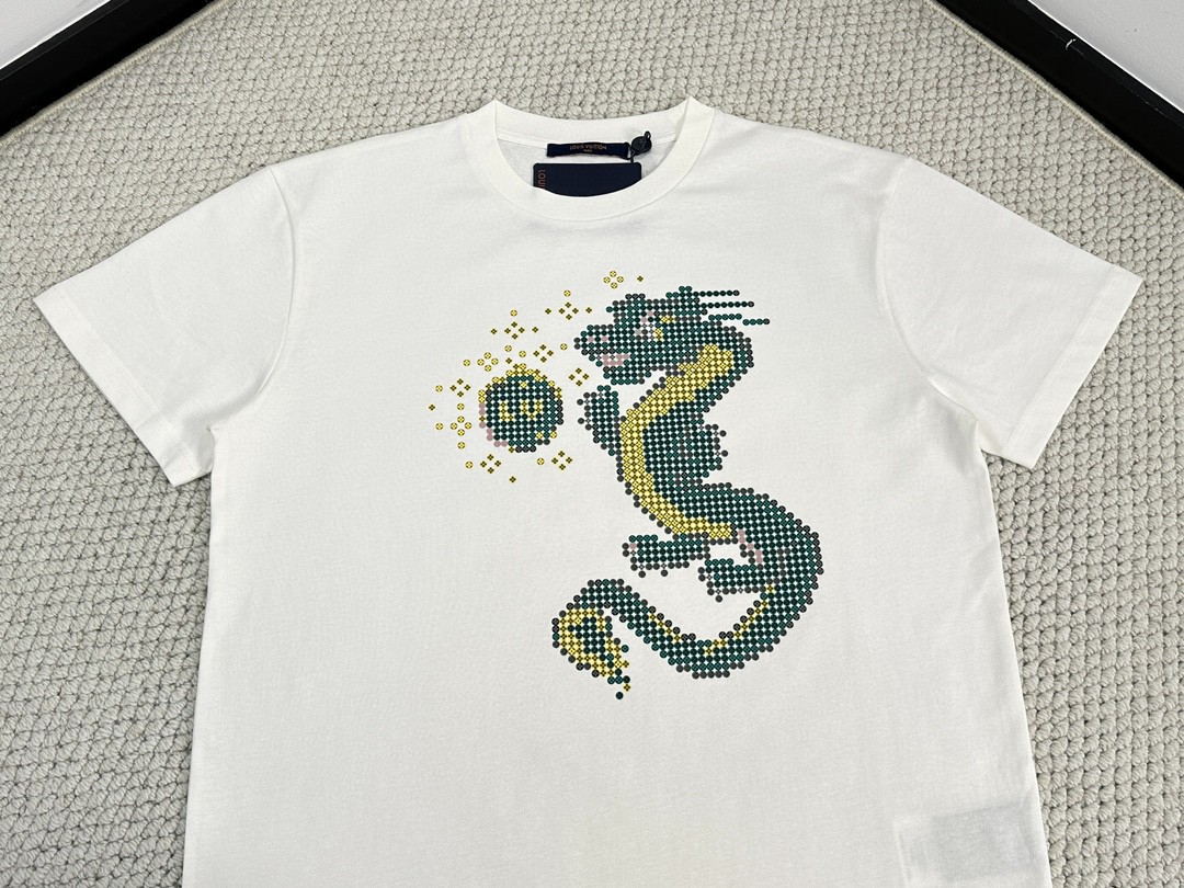 LOUIS VUITTON 路易威登 龙图案印花短袖 圆领  T 恤 上衣 夏款 男女同款 白色 