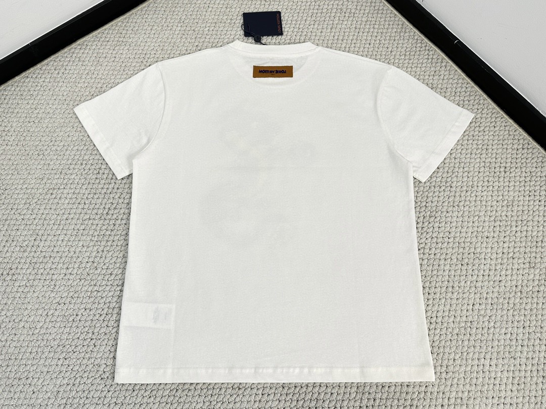 LOUIS VUITTON 路易威登 龙图案印花短袖 圆领  T 恤 上衣 夏款 男女同款 白色 