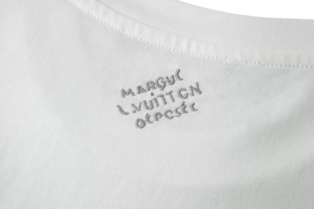 LOUIS VUITTON 路易威登 铆钉字母印花短袖 圆领 T 恤 上衣 夏款 男女同款 白色 