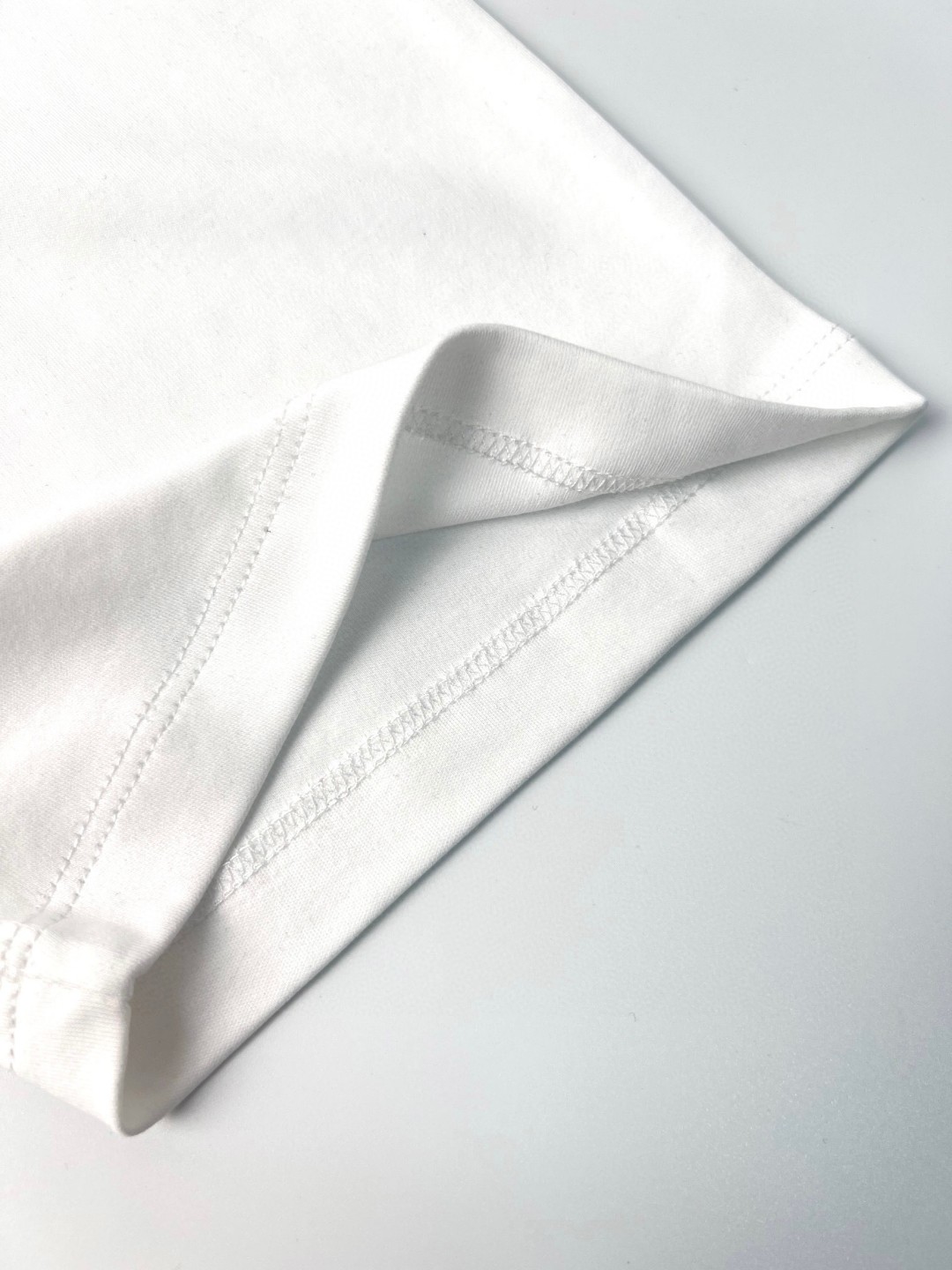 PRADA 普拉达 纯色三角徽标圆领 短袖 T恤 男女同款 白色