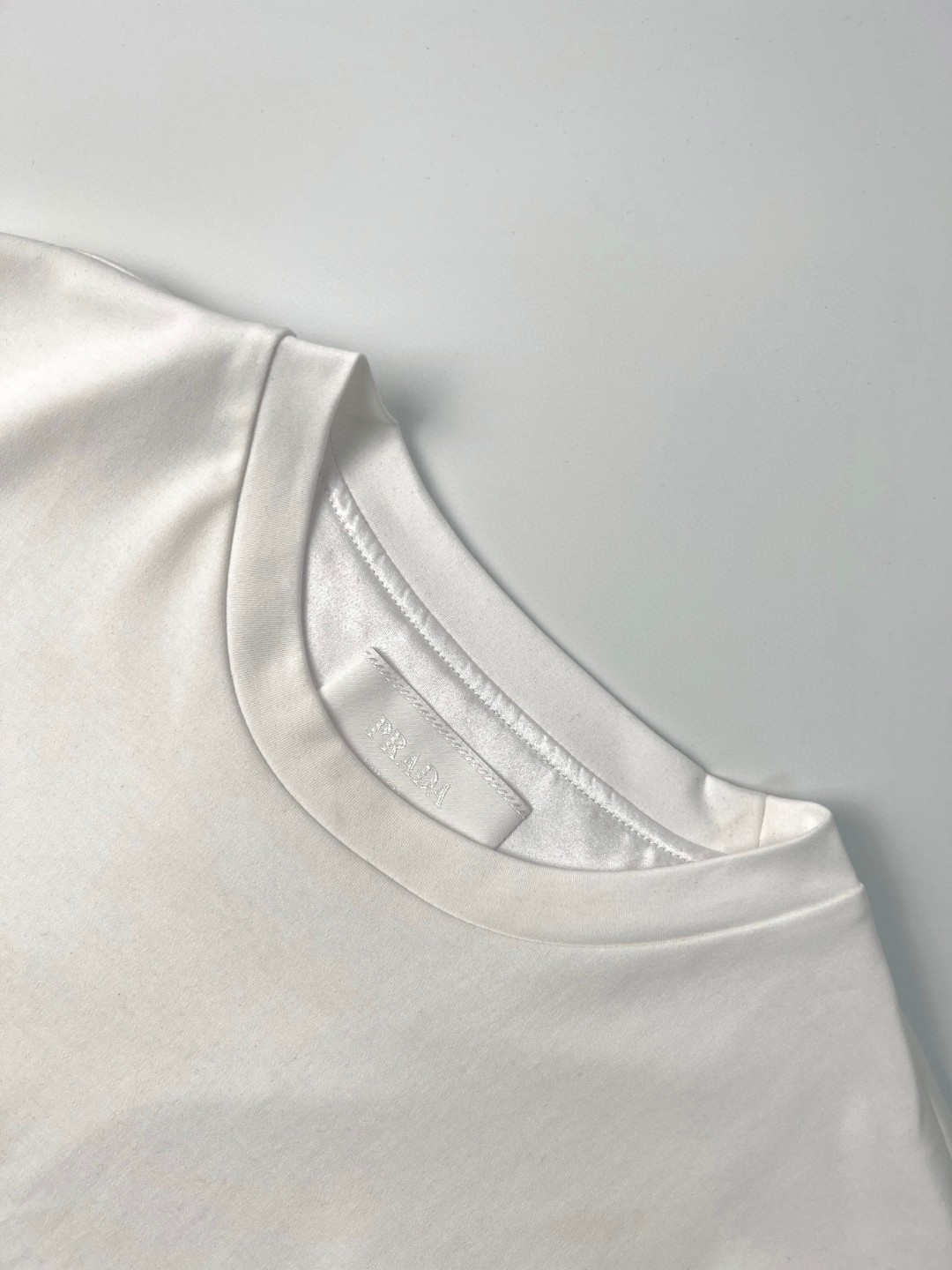 PRADA 普拉达 纯色三角徽标圆领 短袖 T恤 男女同款 白色