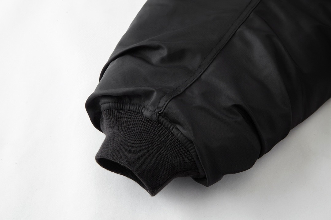 Balenciaga 巴黎世家 BERKIND 字母刺绣Logo 连帽飞行夹克 棉服 宽松 外套 秋冬款 黑色 